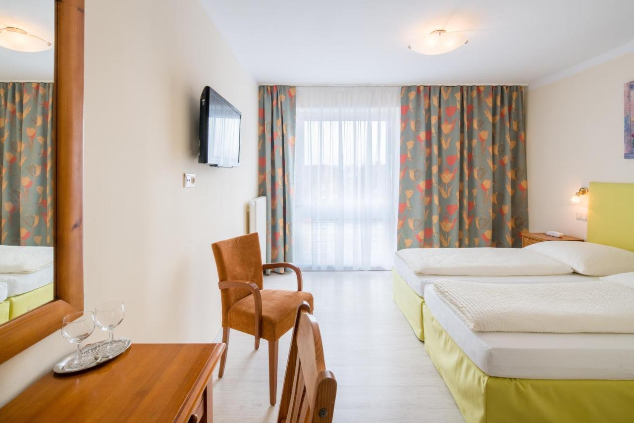 Niebueller Hof Hotel Luaran gambar